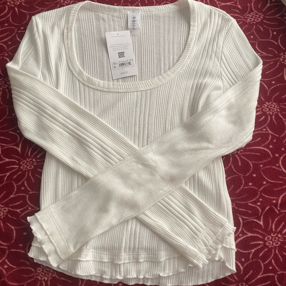 Chic White Ribbed Long Sleeve Top